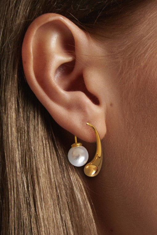 Teardrop Pearl Earrings