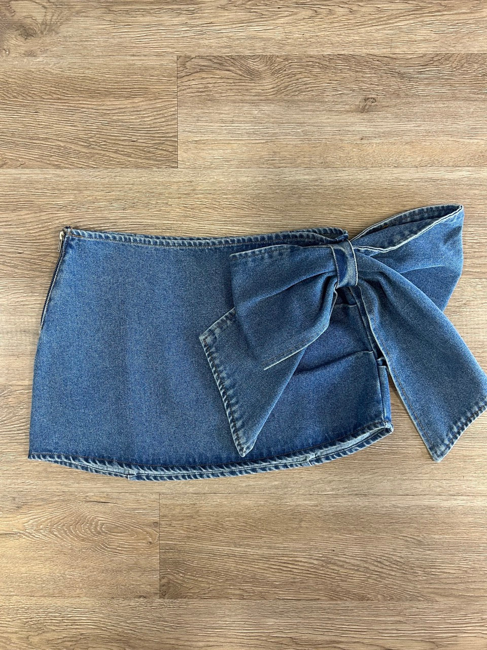 Denim bow mini skirt