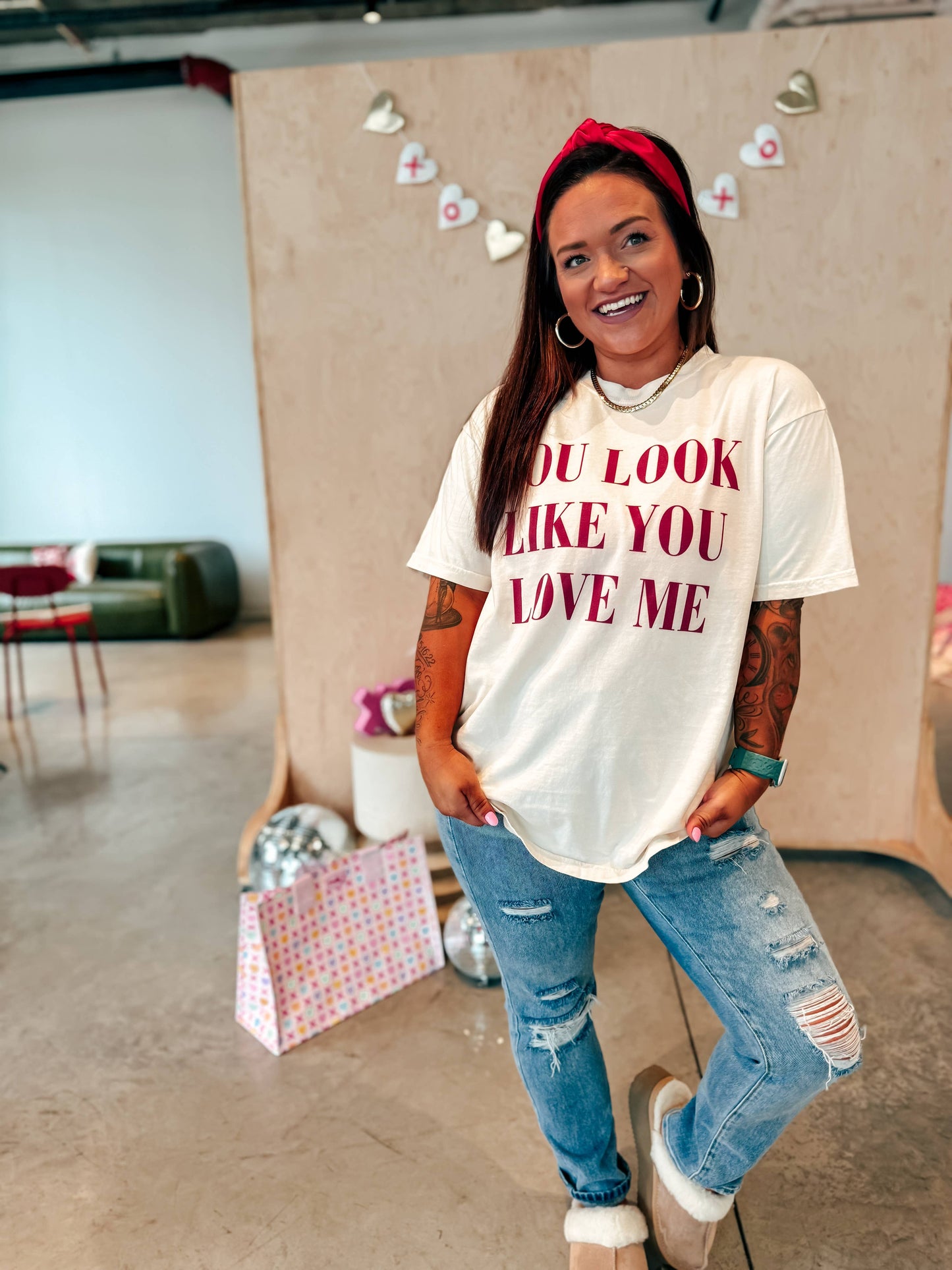 Love me graphic tee