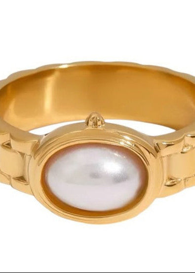 Oval Pearl Ring