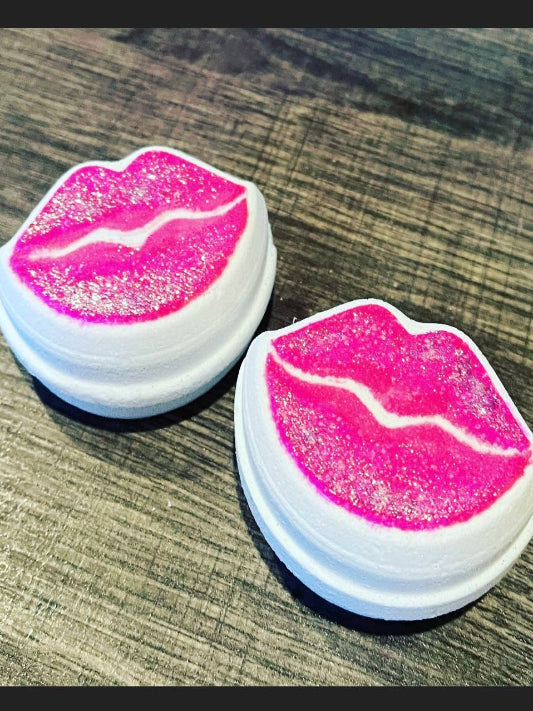 Hot Lips Bath Bombs