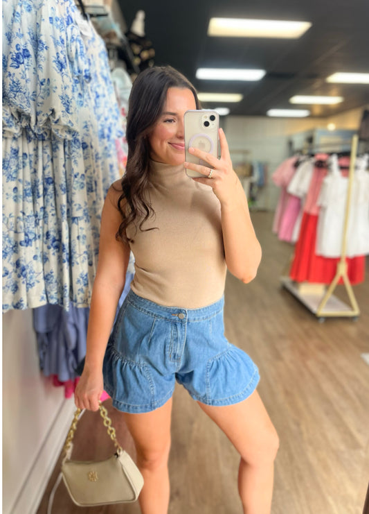 Ruffles denim short