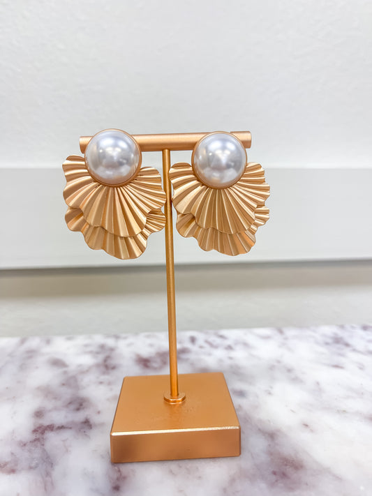 Pearl w/fan earrings