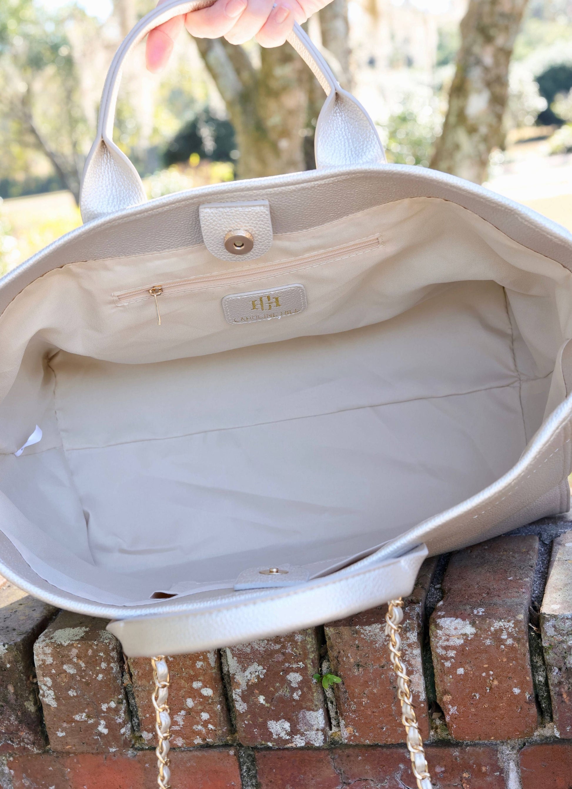 caroline_hill_tote_bag_pearl_inside
