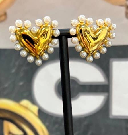 PEARL HEART EARRINGS : GOLD