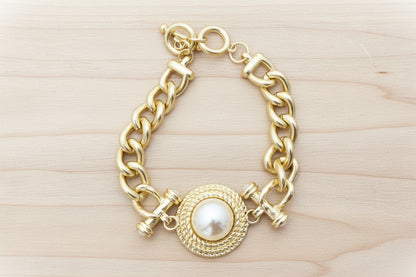 Golden Grace Pearl Bracelet - ElleBoutiqueZachary